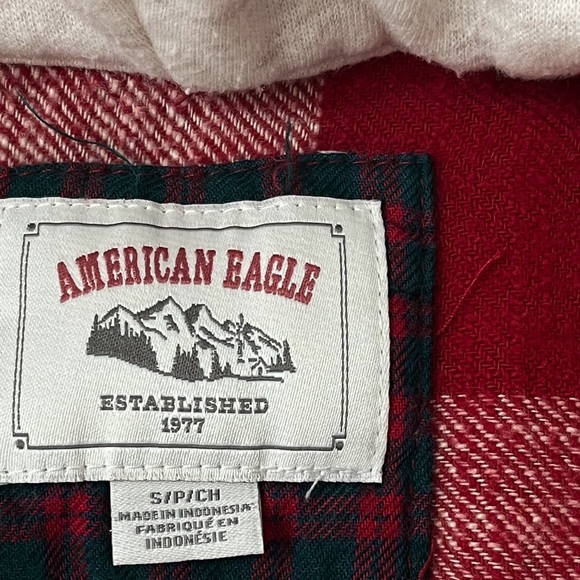 American Eagle Cropped Button Up Hooded Red/White Plaid Shirt/ Jacket Size SP - Picture 8 of 9